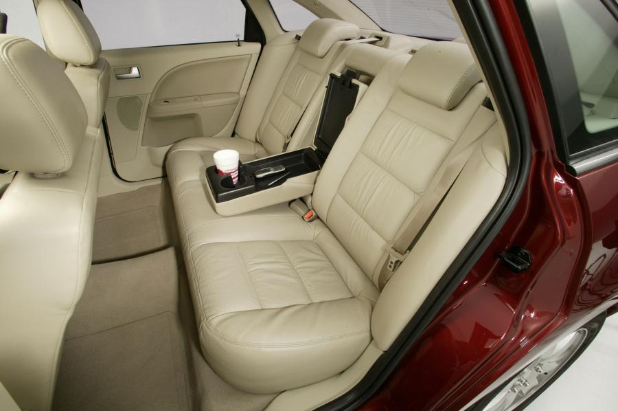  Ford Five Hundred 2005 года  (фото 59 из 99)